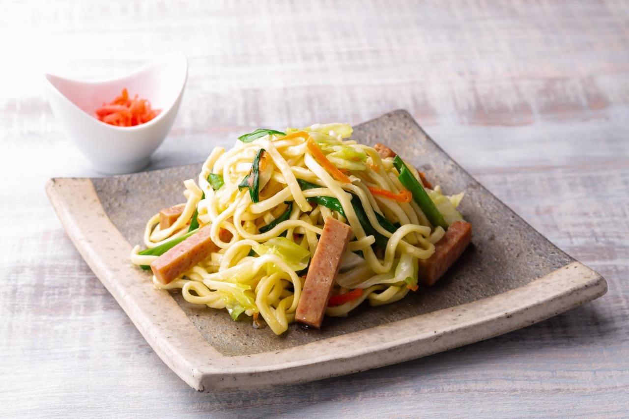منتجع وسبا أوكيناوا ماريوت ناغُ المظهر الخارجي الصورة Yakisoba