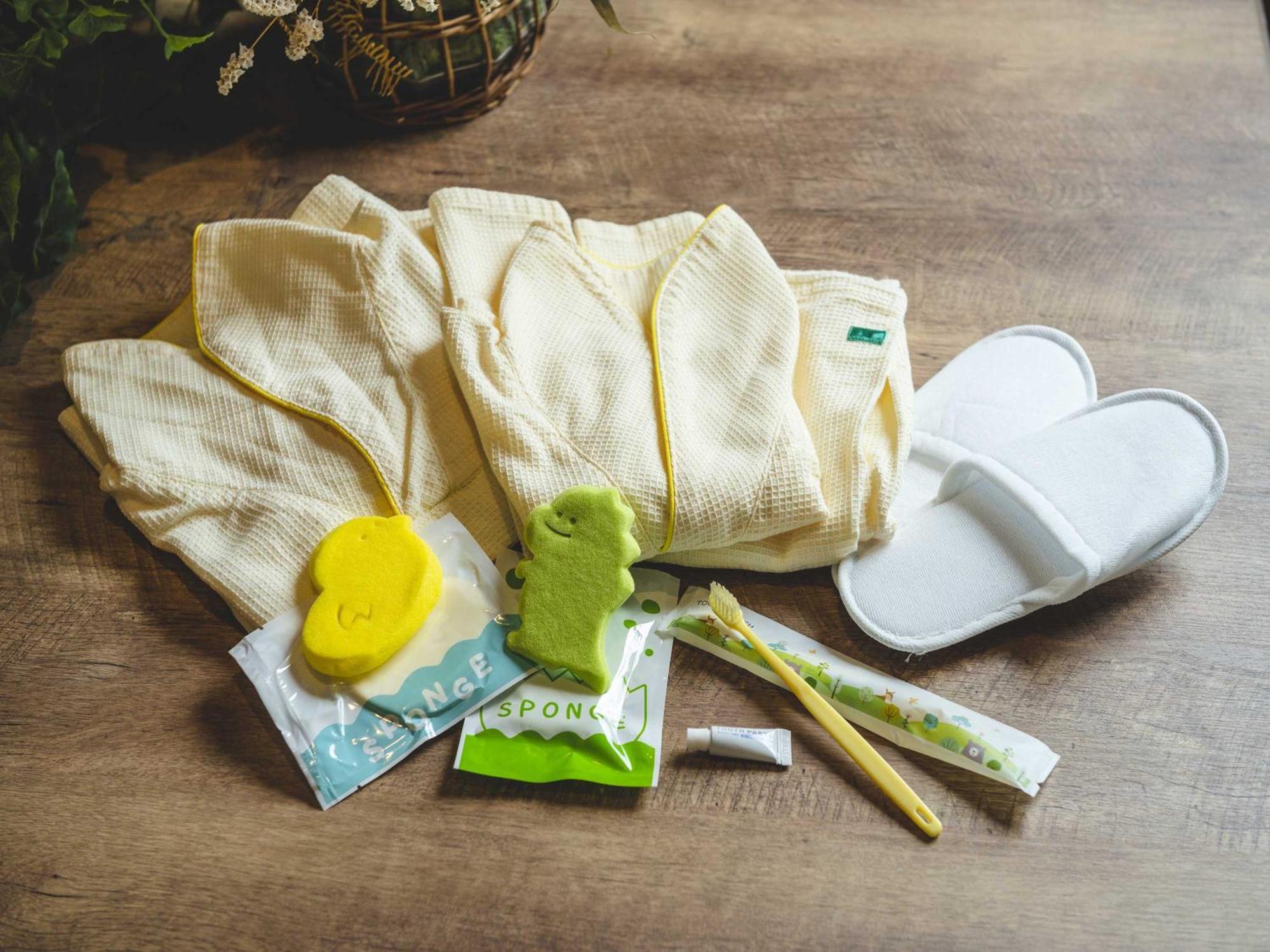 منتجع وسبا أوكيناوا ماريوت ناغُ المظهر الخارجي الصورة A set of onsen amenities