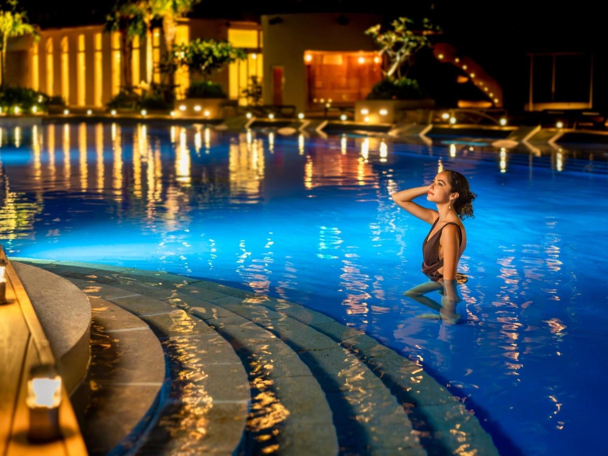 منتجع وسبا أوكيناوا ماريوت ناغُ المظهر الخارجي الصورة The pool at the resort