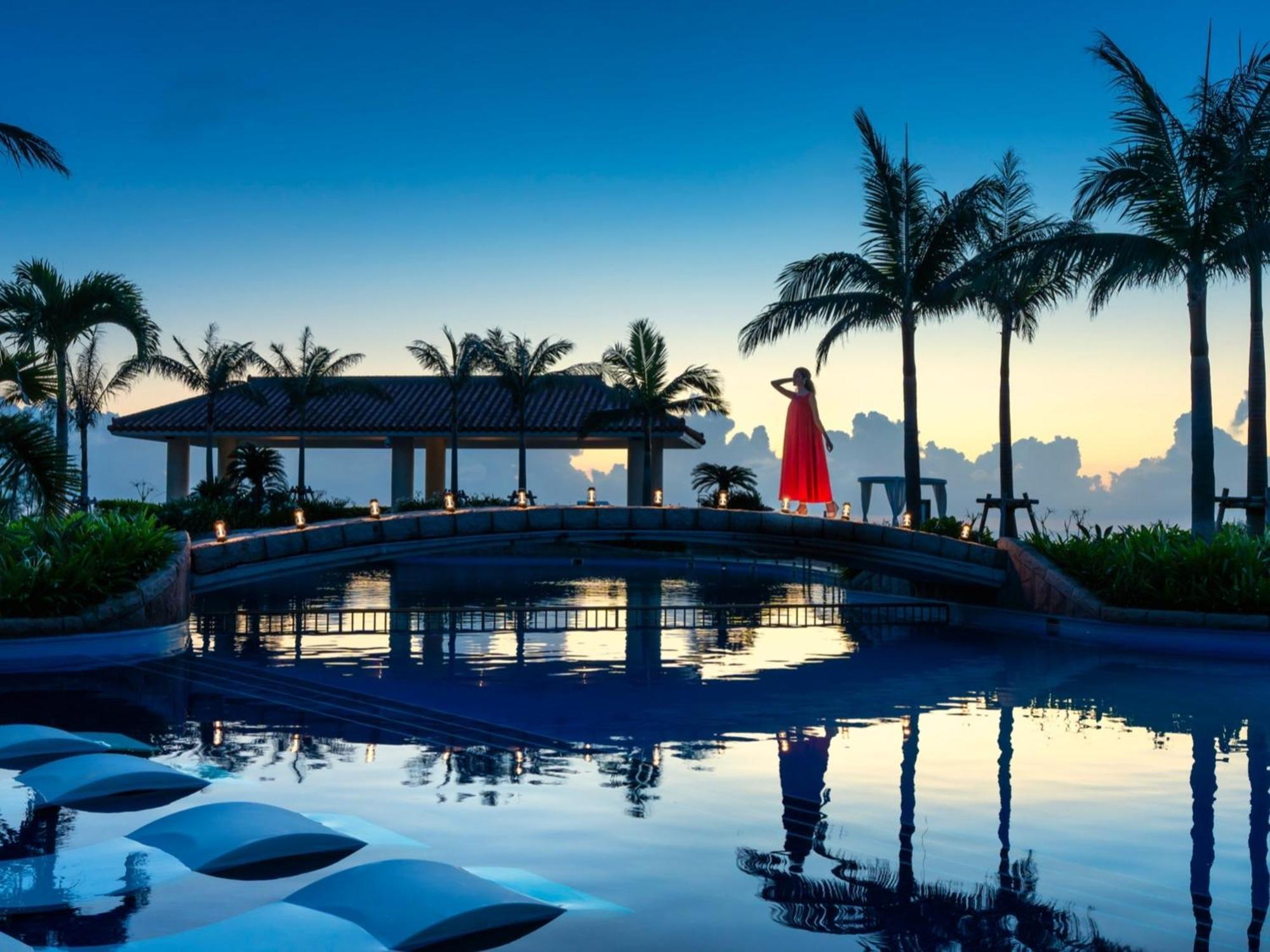 منتجع وسبا أوكيناوا ماريوت ناغُ المظهر الخارجي الصورة The pool at the hotel